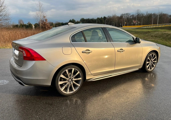 Volvo S60 cena 53900 przebieg: 142000, rok produkcji 2014 z Warszawa małe 67